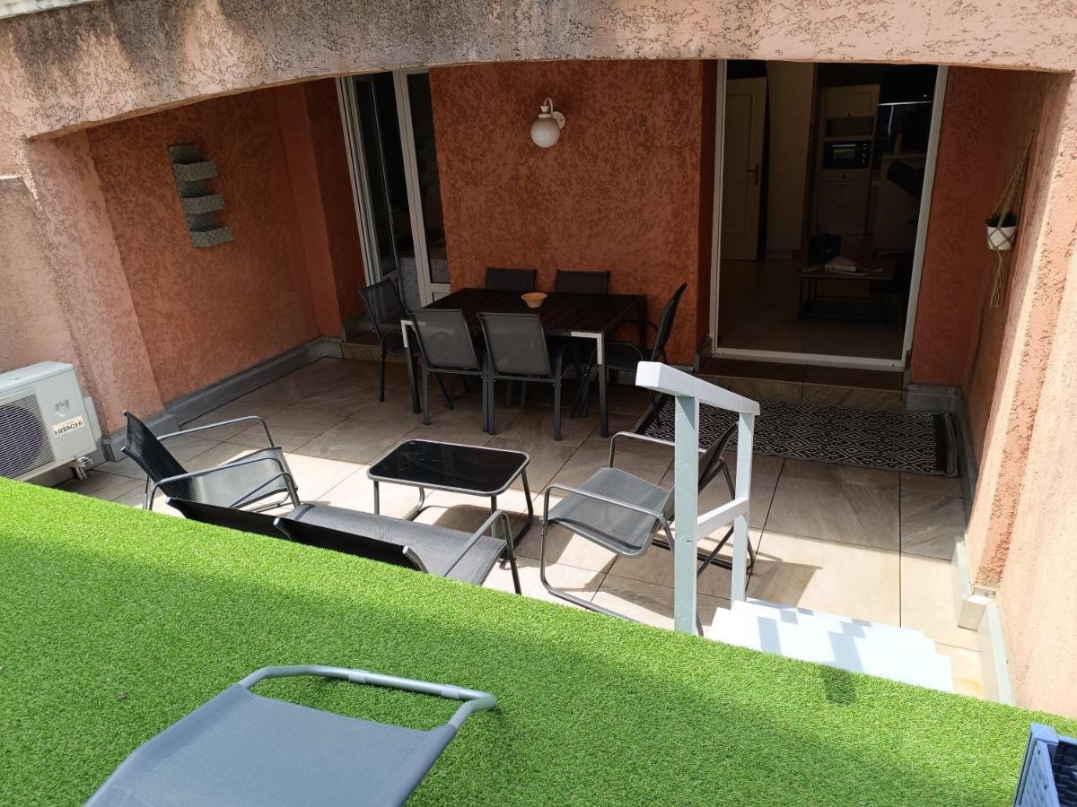 Appartement A 50 Metres De La Plage เฟรฌูส ภายนอก รูปภาพ